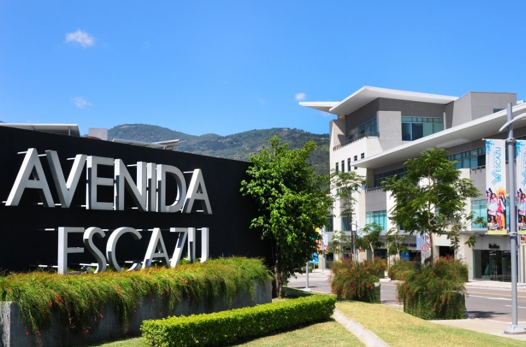 Avenida Escazú requiere registradores de parqueos - Diciembre - 2018 Avenida Escazú requiere registradores de parqueos - Diciembre - 2018