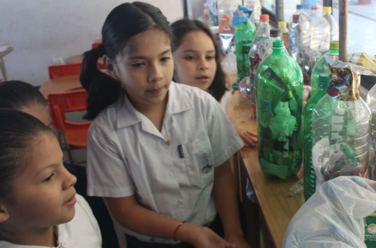 Municipalidad de Escazú trabaja con todos los centros educativos del cantón para que sean Bandera Azul Ecológica- Octubre - 2019