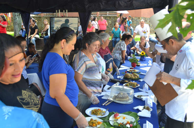 Escazuceños realizan el Picadillo de Chicasquil más grande de todo el país - 2019 Escazuceños realizan el Picadillo de Chicasquil más grande de todo el país - 2019