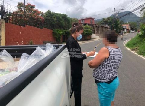 1.000 familias escazuceñas reciben ayuda - Junio - 2020