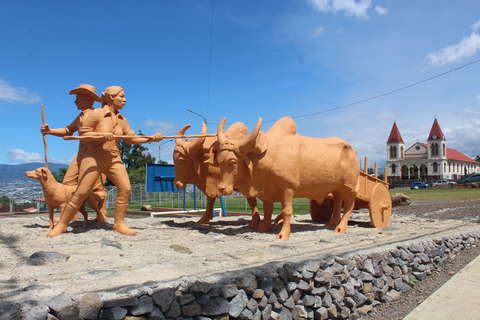 <em>Editar Noticia</em> Monumento al Boyeo y la Carreta Costarricense se inauguró en Escazú