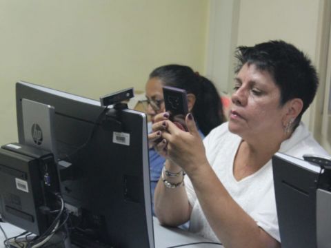 Adultos mayores escazuceños son capacitados para dominar dispositivos electrónicos como “millenials” - 2020 Adultos mayores escazuceños son capacitados para dominar dispositivos electrónicos como “millenials” - 2020